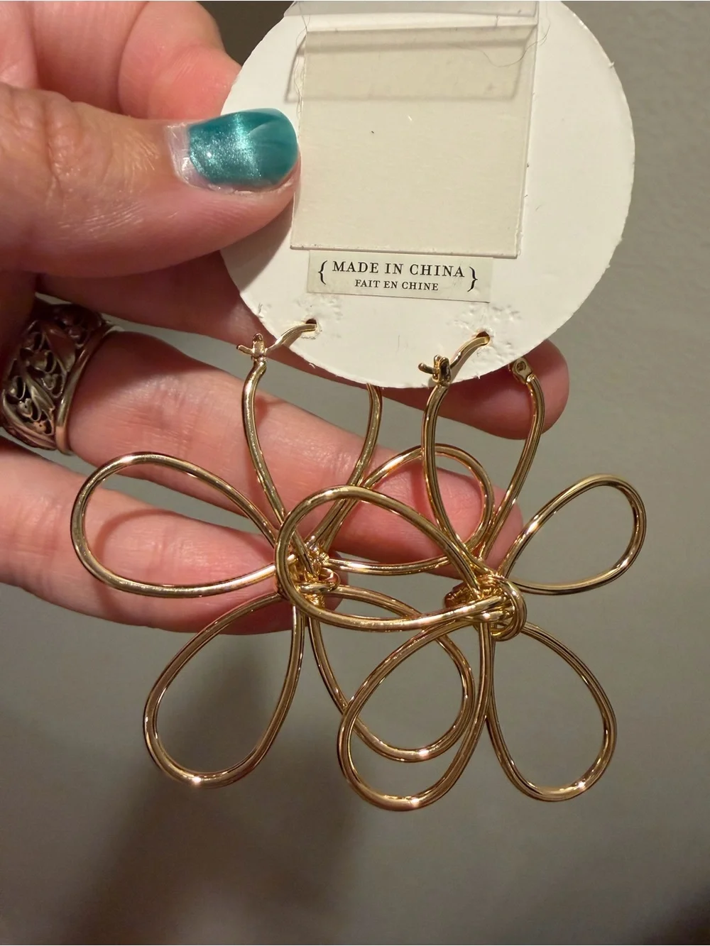 New Serefina Gold Wire Flower Hoop Earrings - Picture 2 of 2
